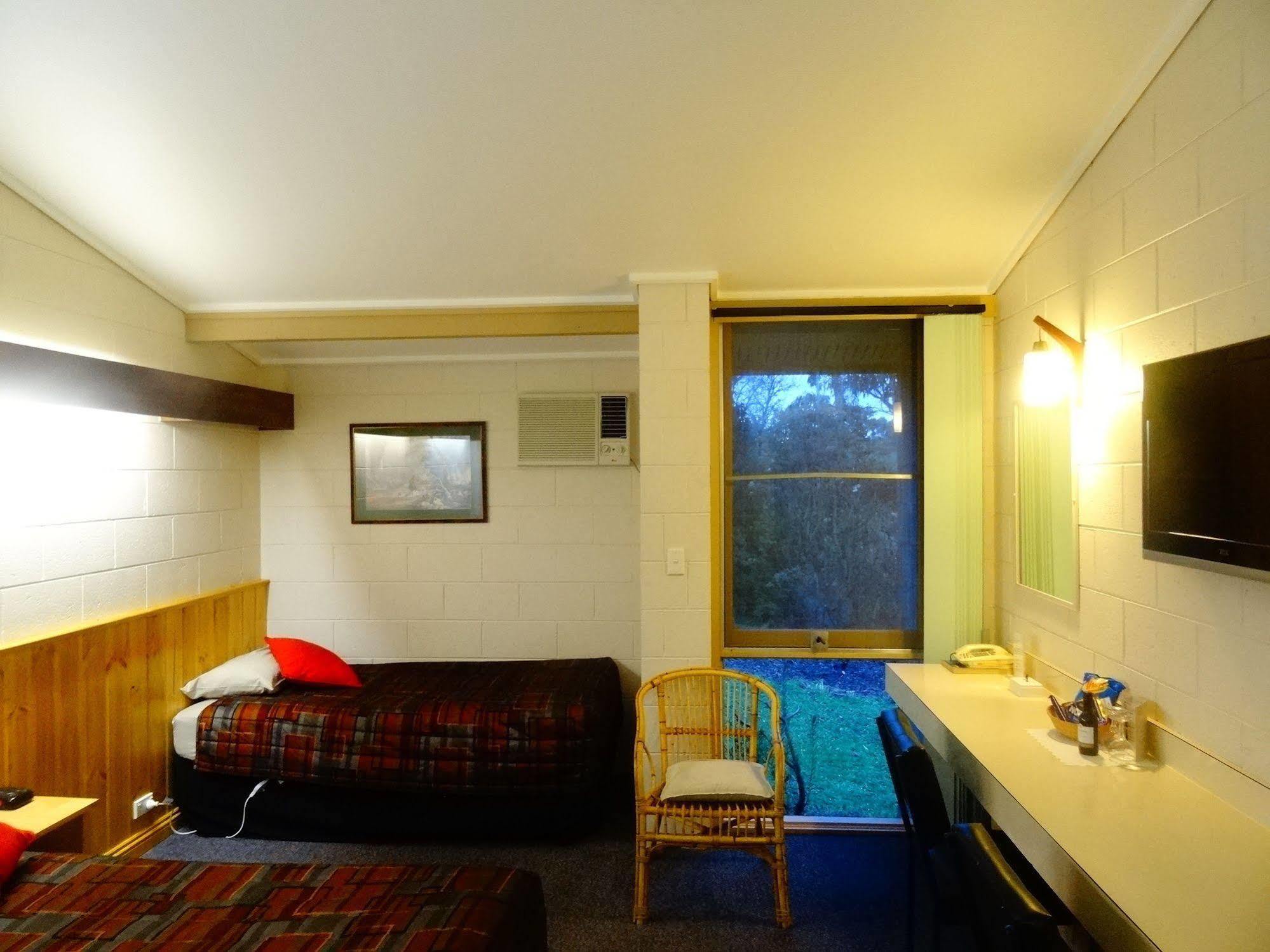 Coal Creek Motel Korumburra Екстер'єр фото